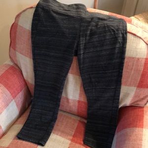 Gapfit cropped leggings size large
